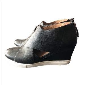 COPY - L. Paolo black wedge shoes. Size 10M